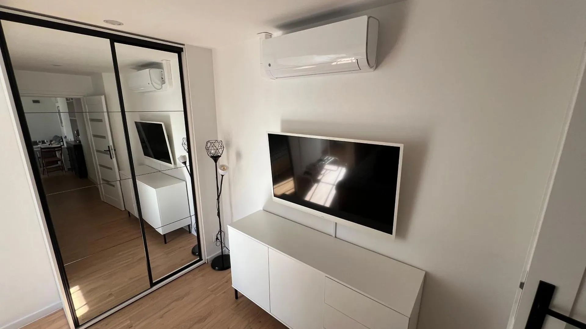 Modern Apartment 46M2 Ac 100M From Stary Rynek City Center Kramarska 21 ポズナン
